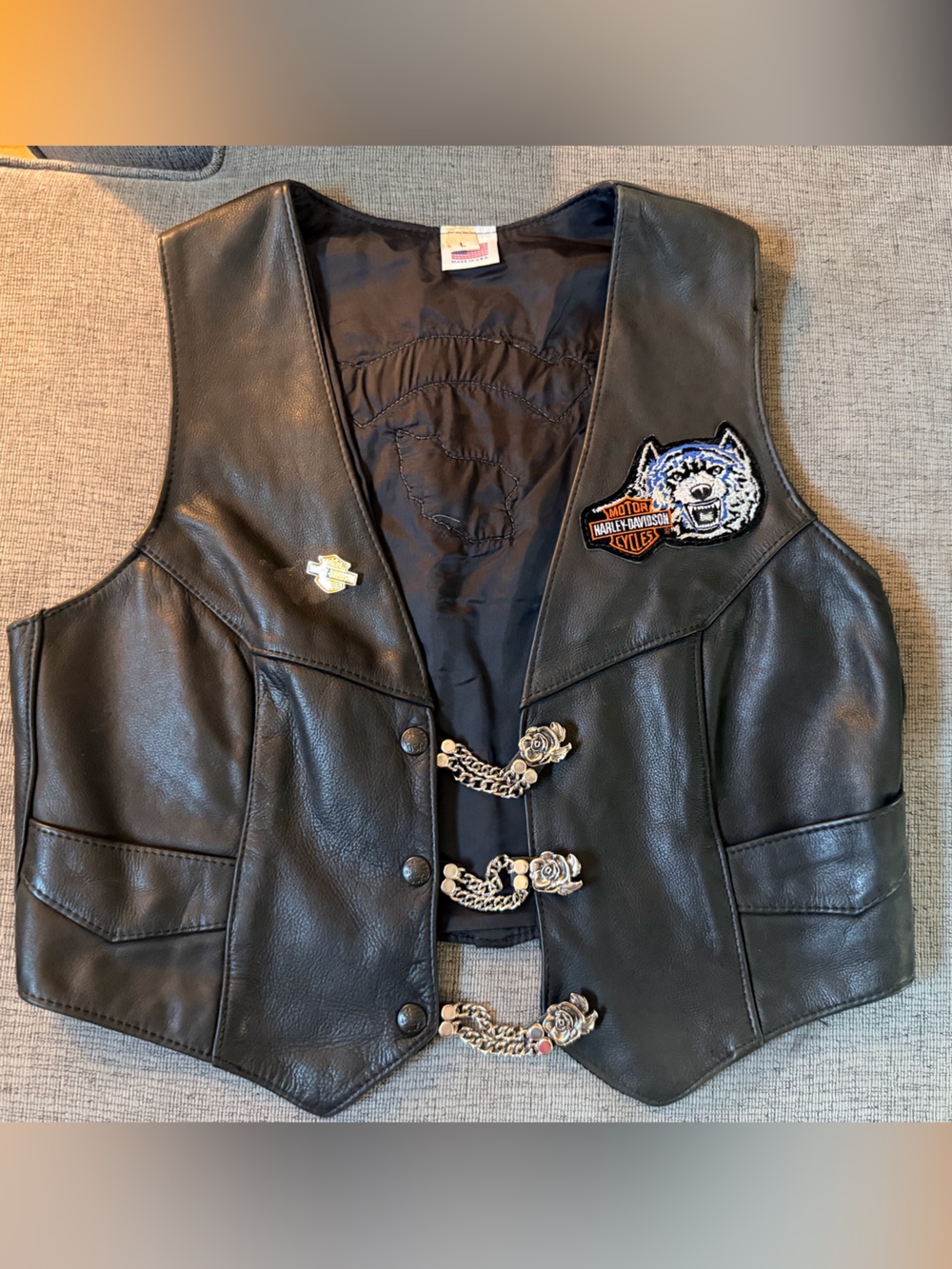Large woman’s Y2K black leather vest USA with Harley patches